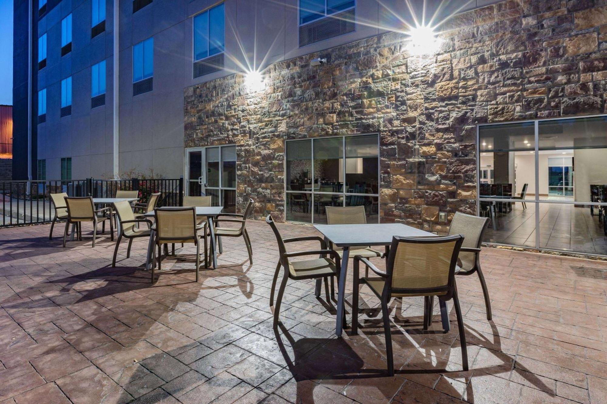 La Quinta Inn & Suites By Wyndham Jackson-Cape Girardeau Buitenkant foto